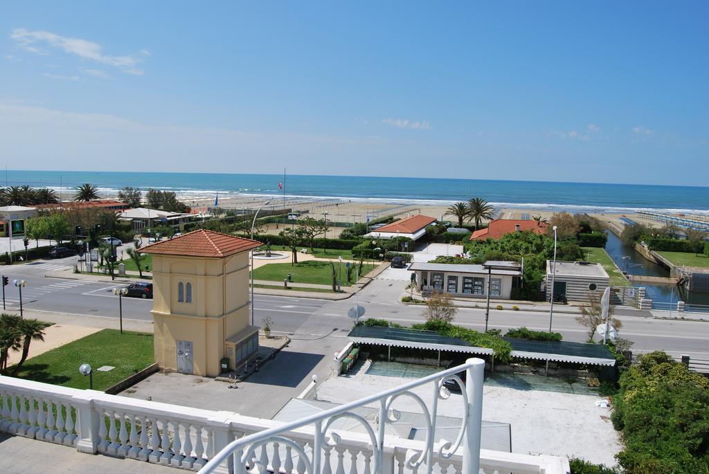 Hotel Coluccini Marina di Pietrasanta Exterior foto