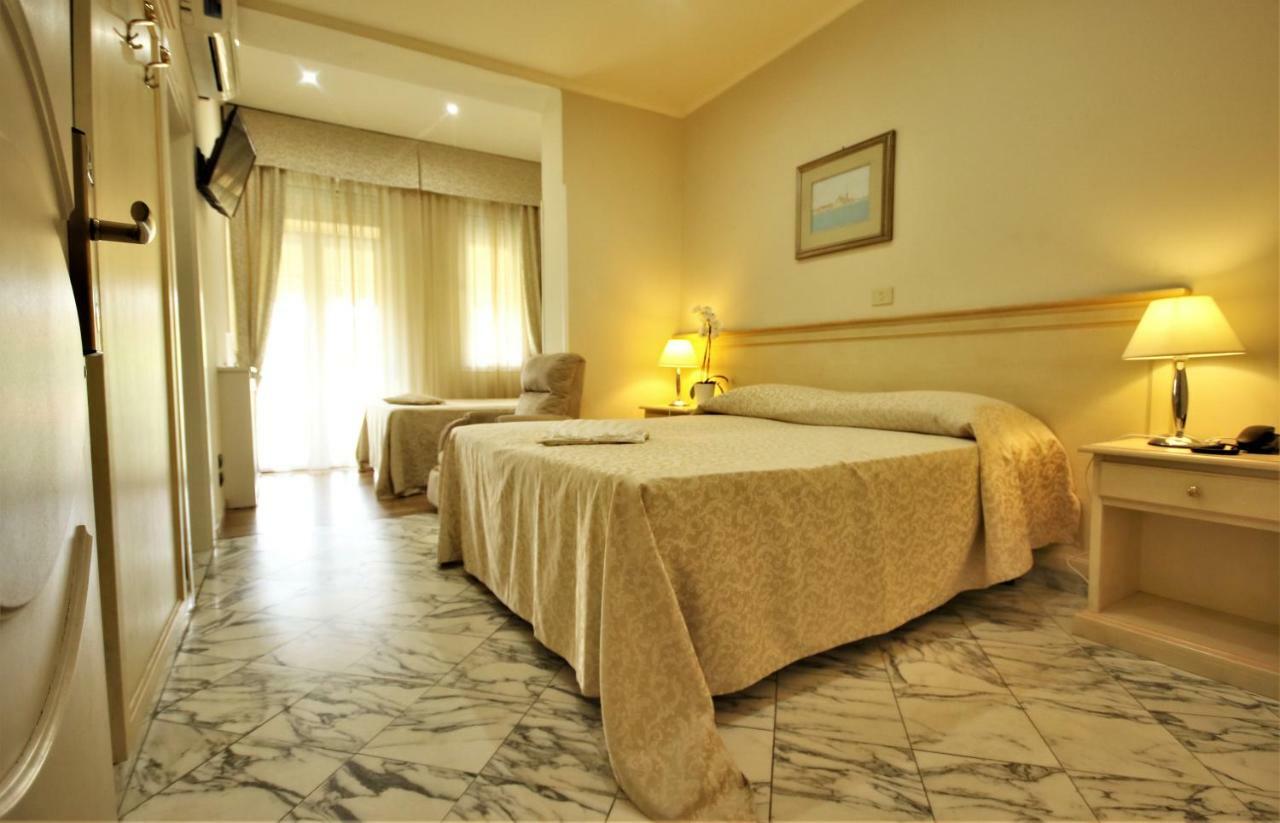 Hotel Coluccini Marina di Pietrasanta Exterior foto