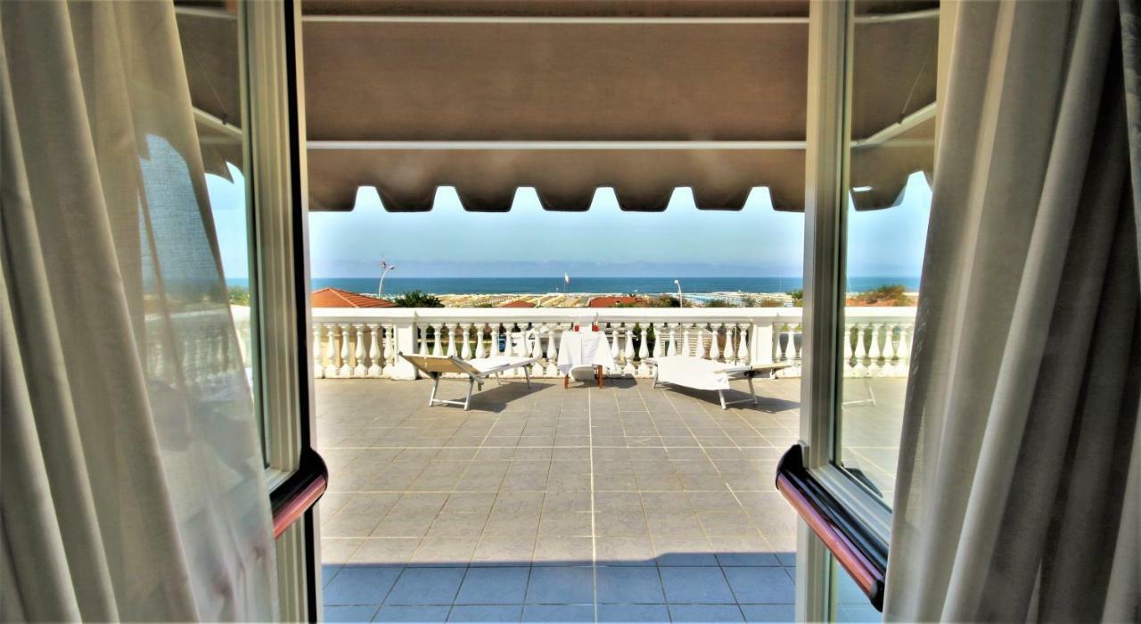 Hotel Coluccini Marina di Pietrasanta Exterior foto