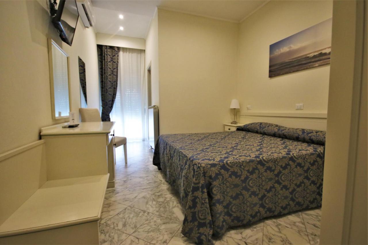 Hotel Coluccini Marina di Pietrasanta Exterior foto